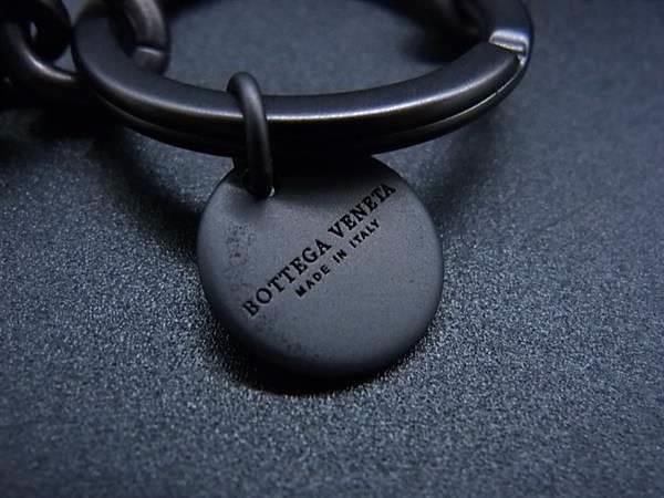 Bottega Veneta Leather Cat Key Holder Charm Brown And Pink-beige Au1264