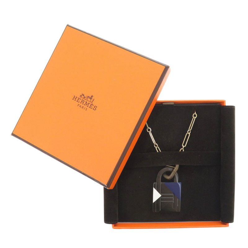 Hermes Amulet Cadenas GM Buffalo Horn/lacquer Brown Necklace Brown 1757 Hermes