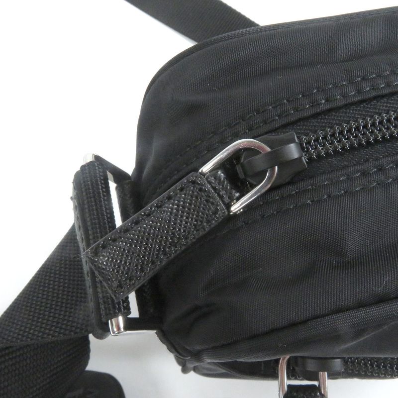 Prada 1bc167 Re-nylon Triangle Logo Triangle Plate Shoulder Bag With Pouch