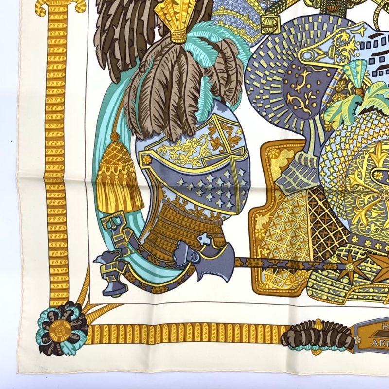 Grade Hermes Carre 90 Armets En Panache Feathered Helmet Gold Multicolor Scarf