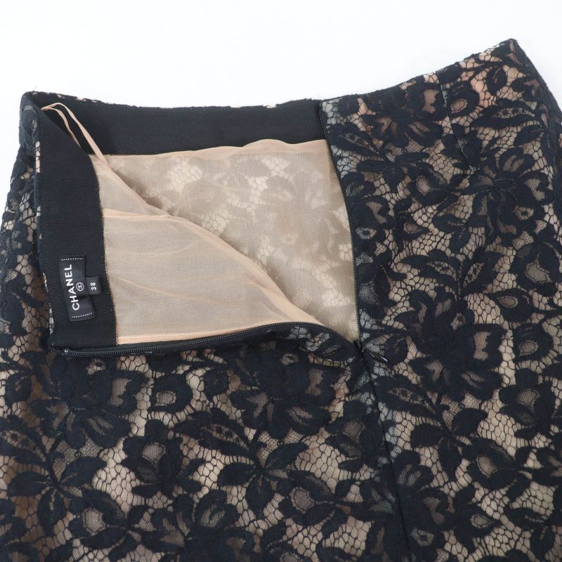 CHANEL P64618v60643 100% Silk Lined Full Lace Skirt With Lion Hardware Black 38