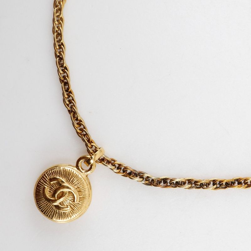 Chanel Coco Mark Vintage Gold Plated Ladies 36.4g Necklace