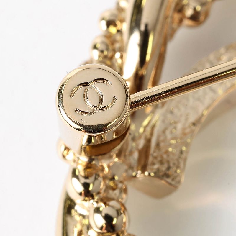 Chanel Brooch Gold