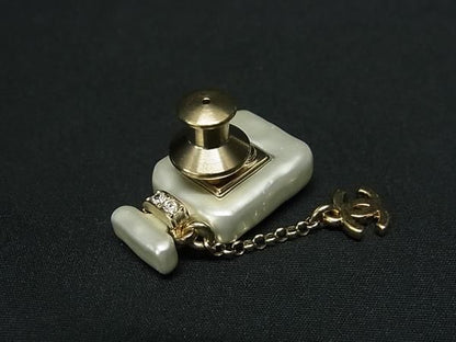 Chanel A22S Rhinestone Earrings Accessories Ivory Fe4964