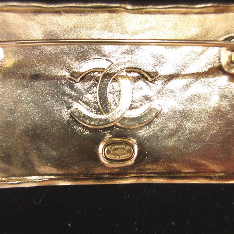 Chanel A23S Logo Leather Metal Black Gold Brooch 0383 Chanel