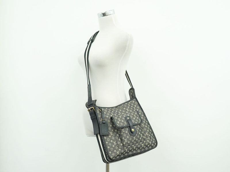 Authentic Louis Vuitton LV Buzas Marie Kate Monogram Mini Shoulder Bag Pochette