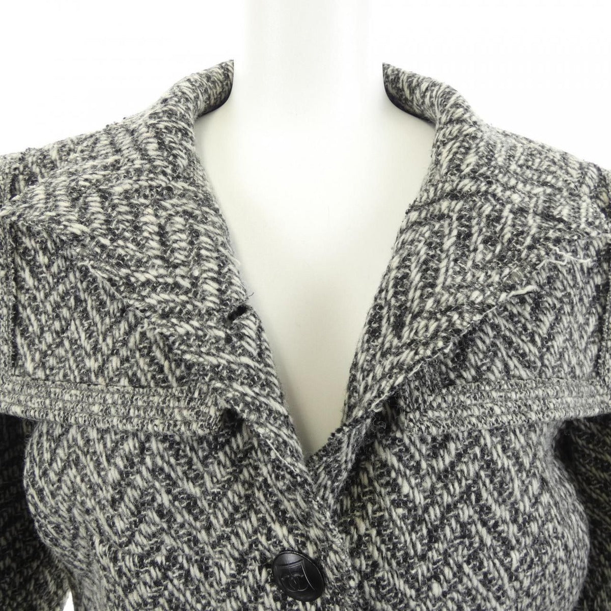 Chanel 08 a Coat — view 5