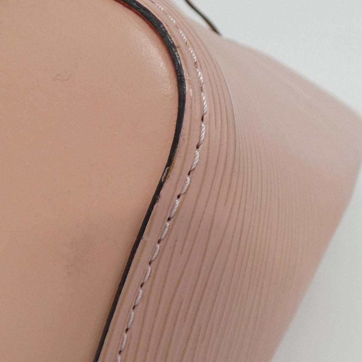 Louis Vuitton Epi Neo Noe Shoulder Bag — view 4