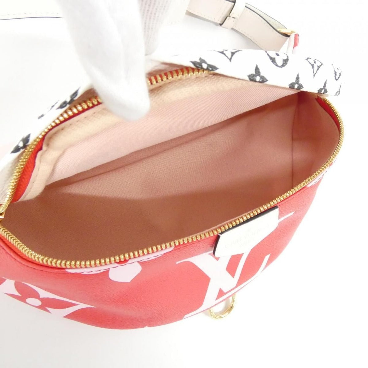 Louis Vuitton Monogram Giant Bum Bag Rouge — view 7