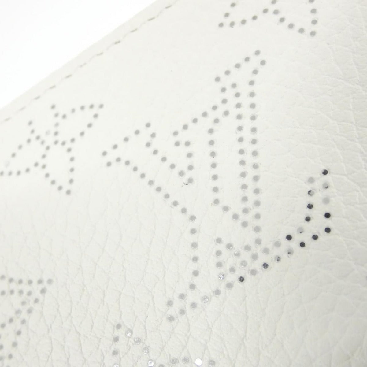 Louis Vuitton Mahina Zippy Wallet — view 3