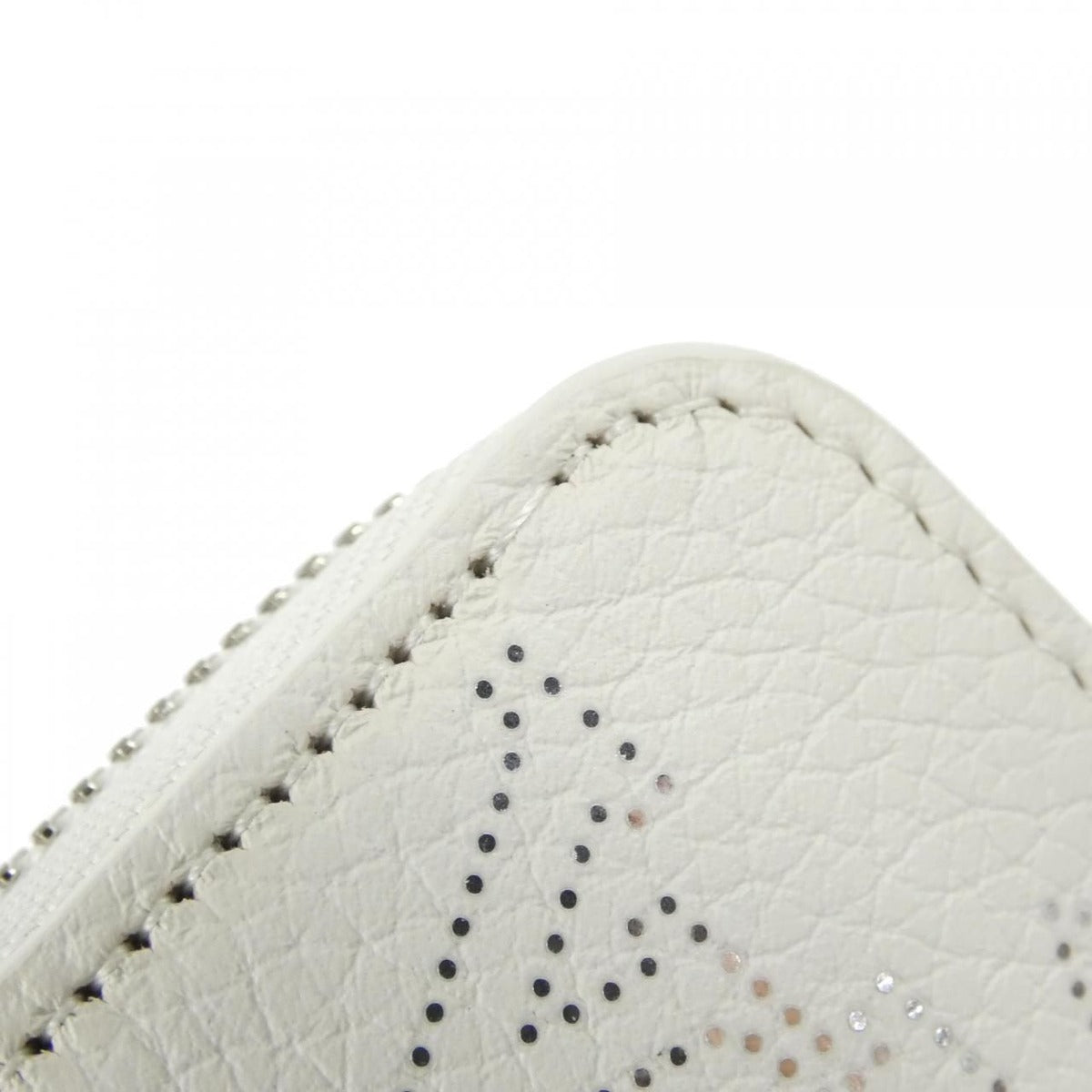 Louis Vuitton Mahina Zippy Wallet — view 4