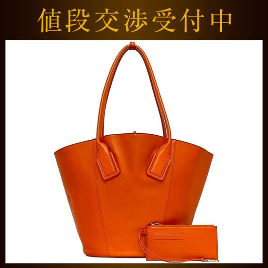 Bottega Veneta Tote Basket Large Tote F22750