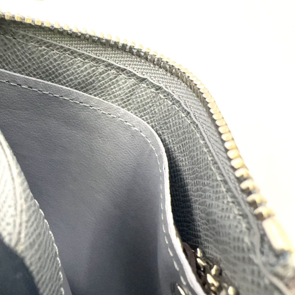 Louis Vuitton Pochette Cles Taiga Glacier Leather Gray Coin Case Silver — view 10