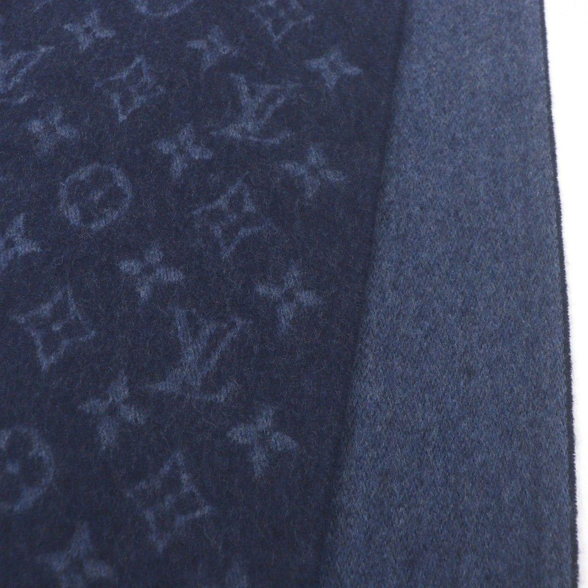 Louis Vuitton Made Scarf, Monogram Gradient Cashmere Wool Blue Marine — view 5