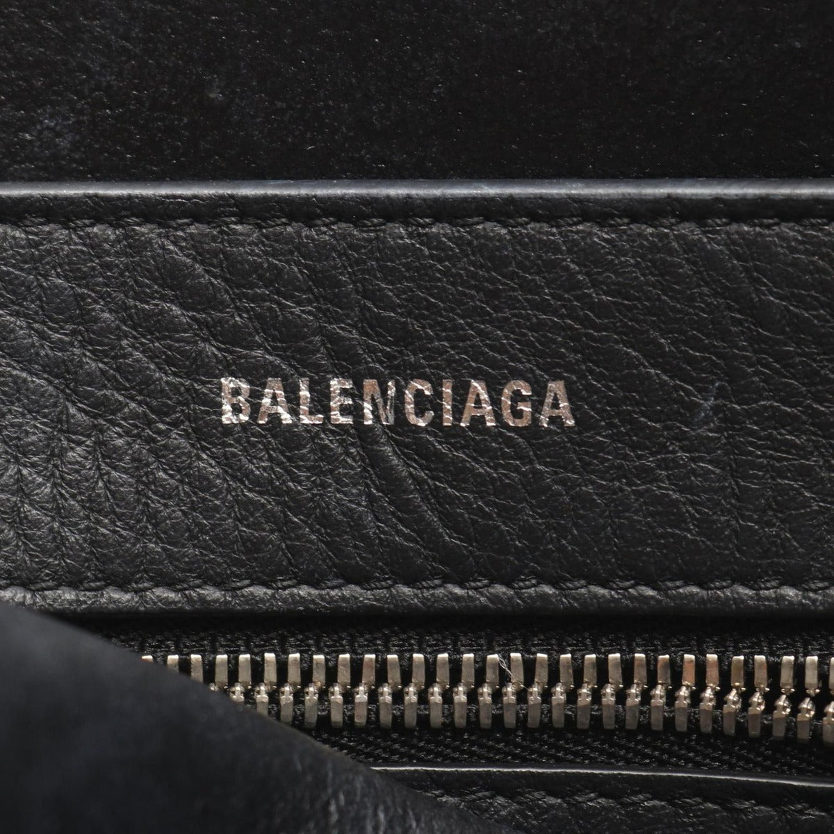 Balenciaga Tote Everyday Xxs Black Leather 2-Way — view 4