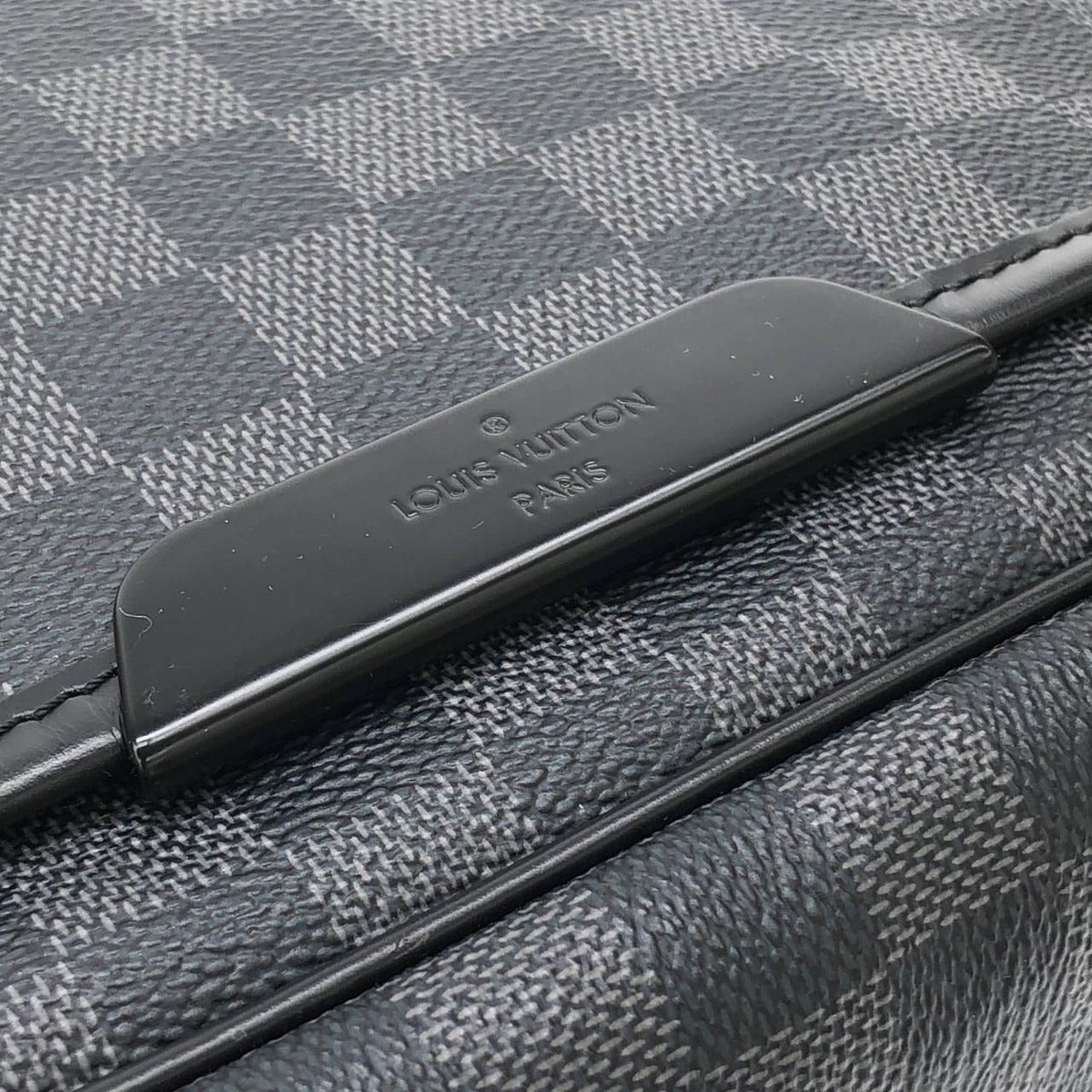 Louis Vuitton Damier Graphite Renzo Shoulder Bag — view 4