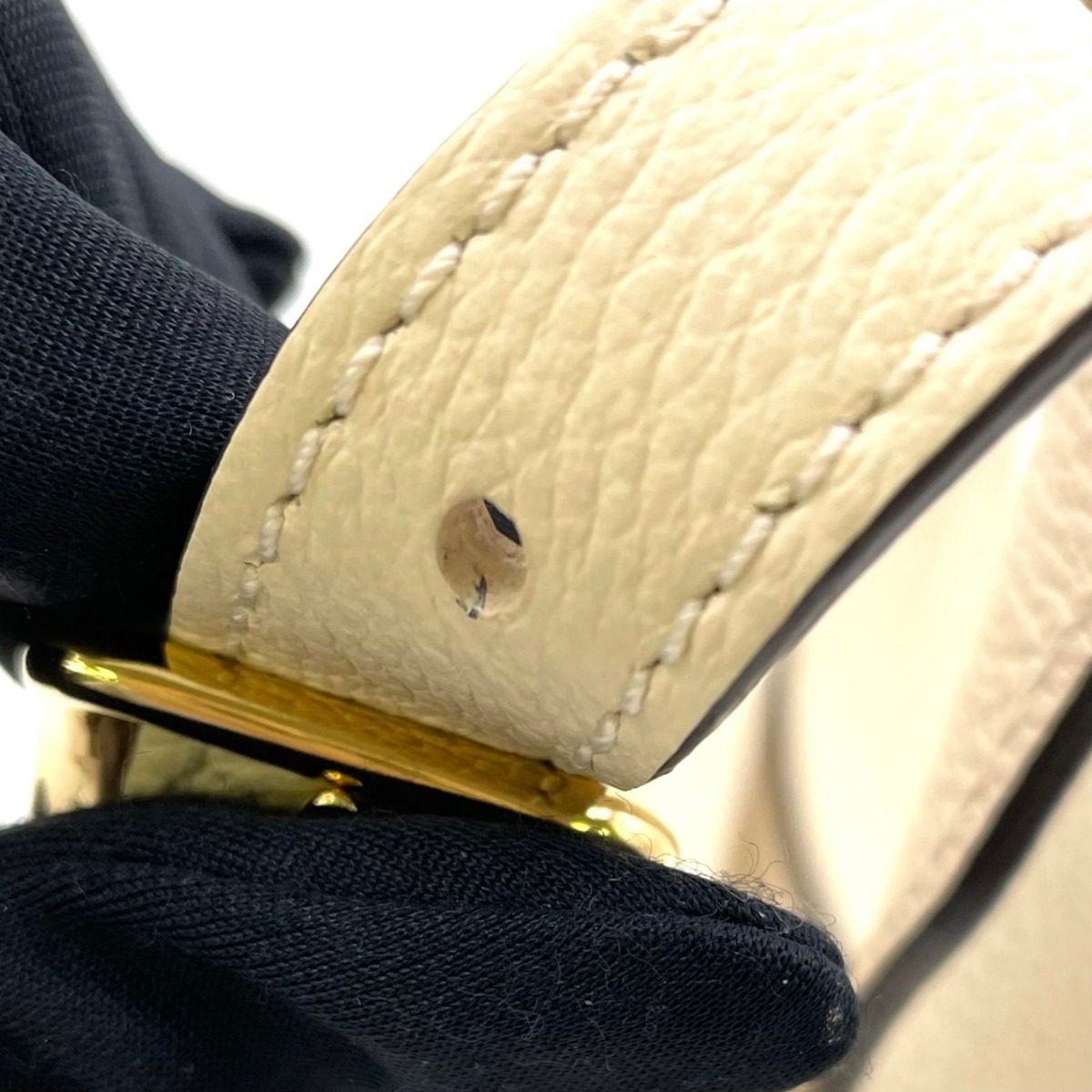 Louis Vuitton Carriage PM Monogram Empreinte Leather Off White Shoulder Bag Gold — view 7