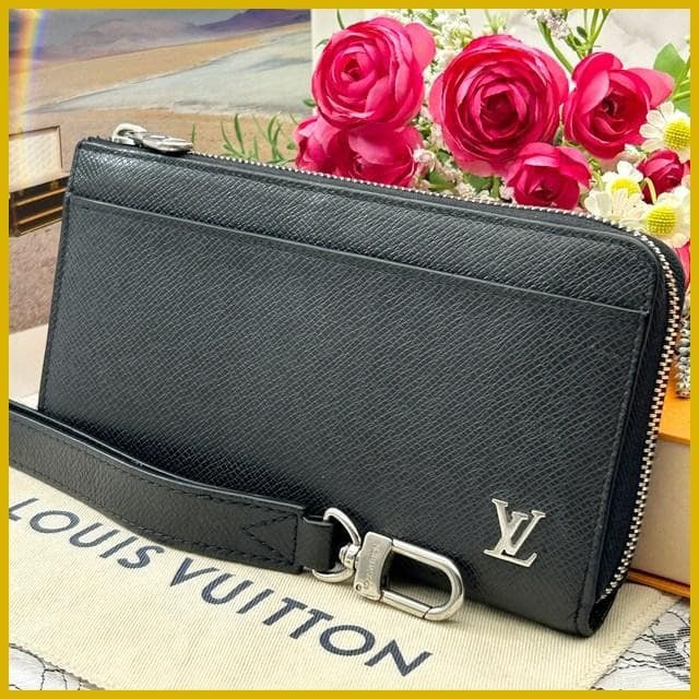 Louis Vuitton Taiga Zippy Dragonne Wallet