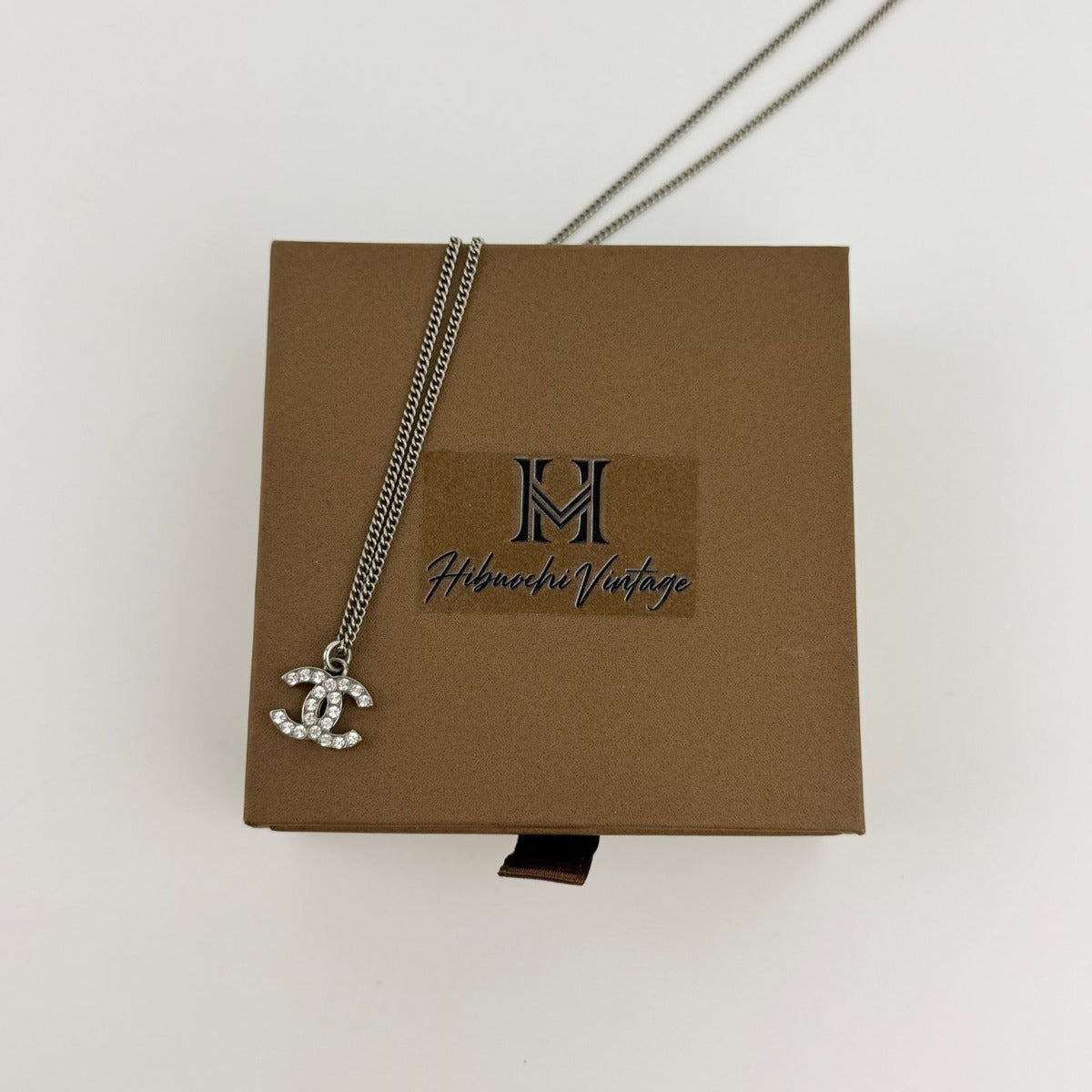 Chanel CC Logo Necklace Vintage — view 2