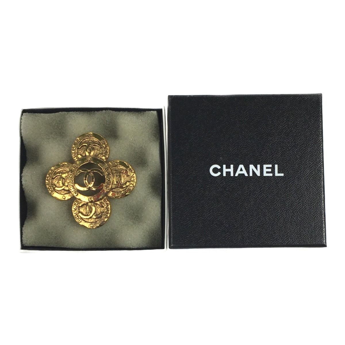 Chanel Brooch Here Mark Cross Flower Gold