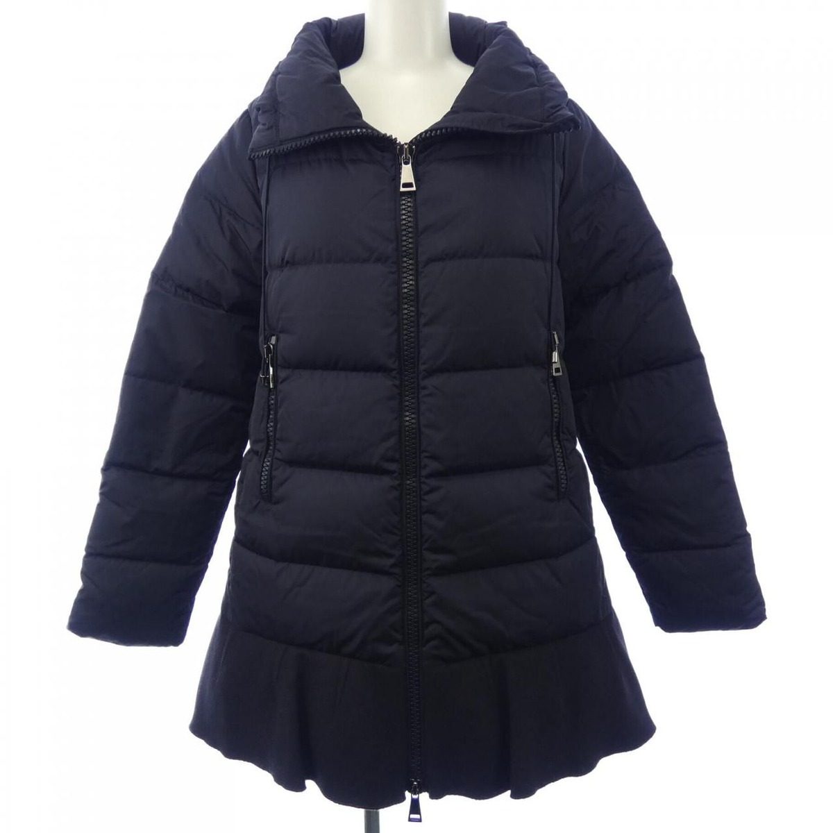Moncler Viburnum Down Coat