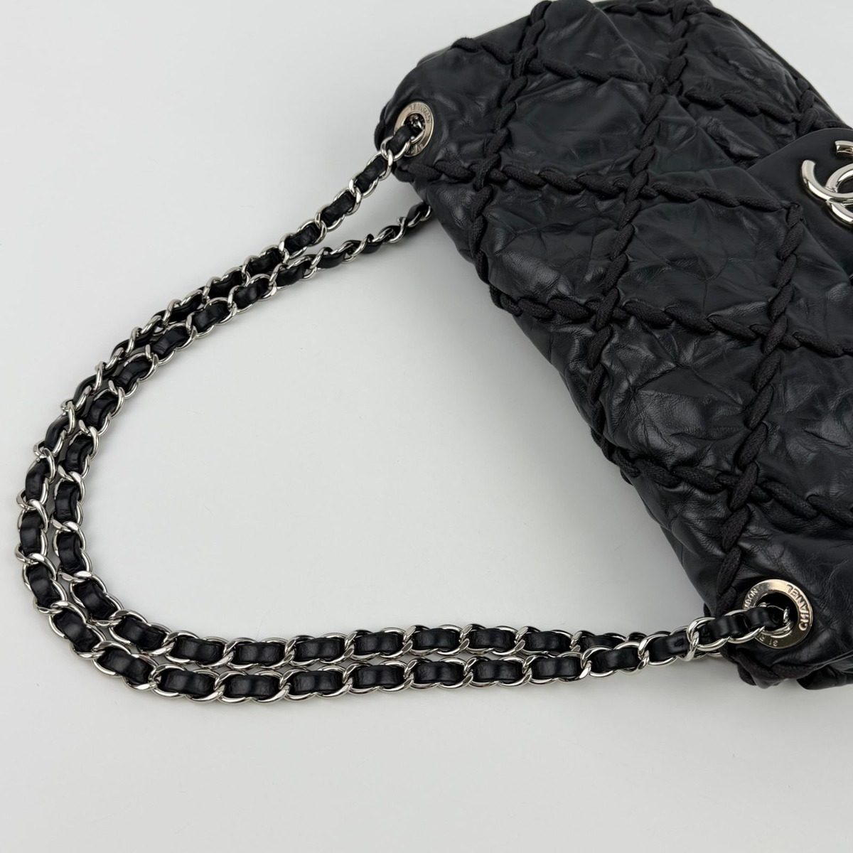 Chanel CC Logo Ultra Stitch Chain Shoulder Bag Black Leather Vintage — view 13