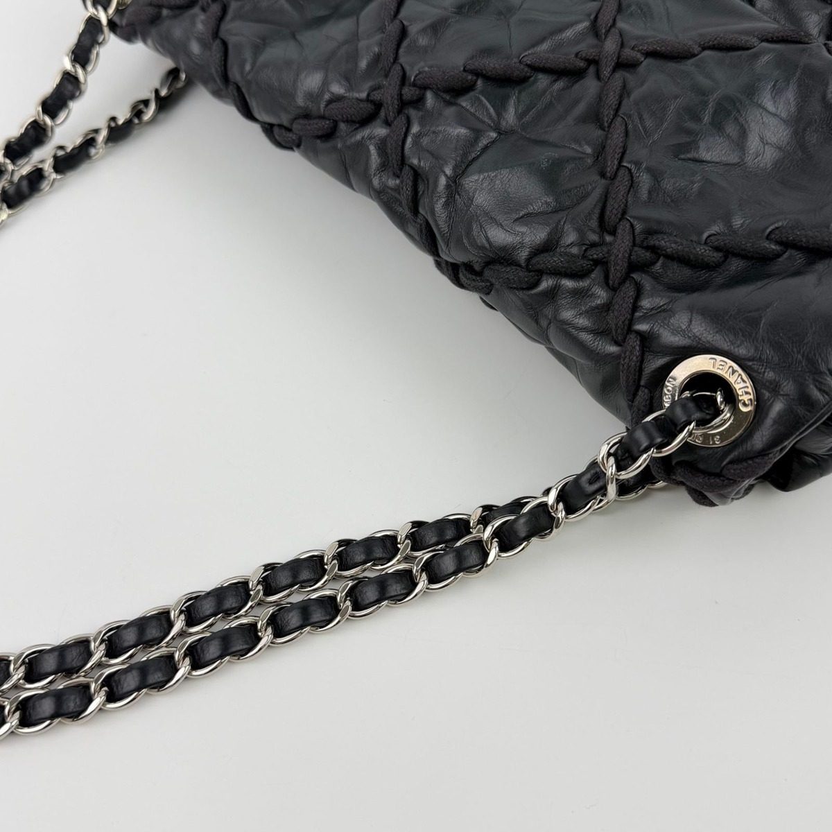Chanel CC Logo Ultra Stitch Chain Shoulder Bag Black Leather Vintage — view 15