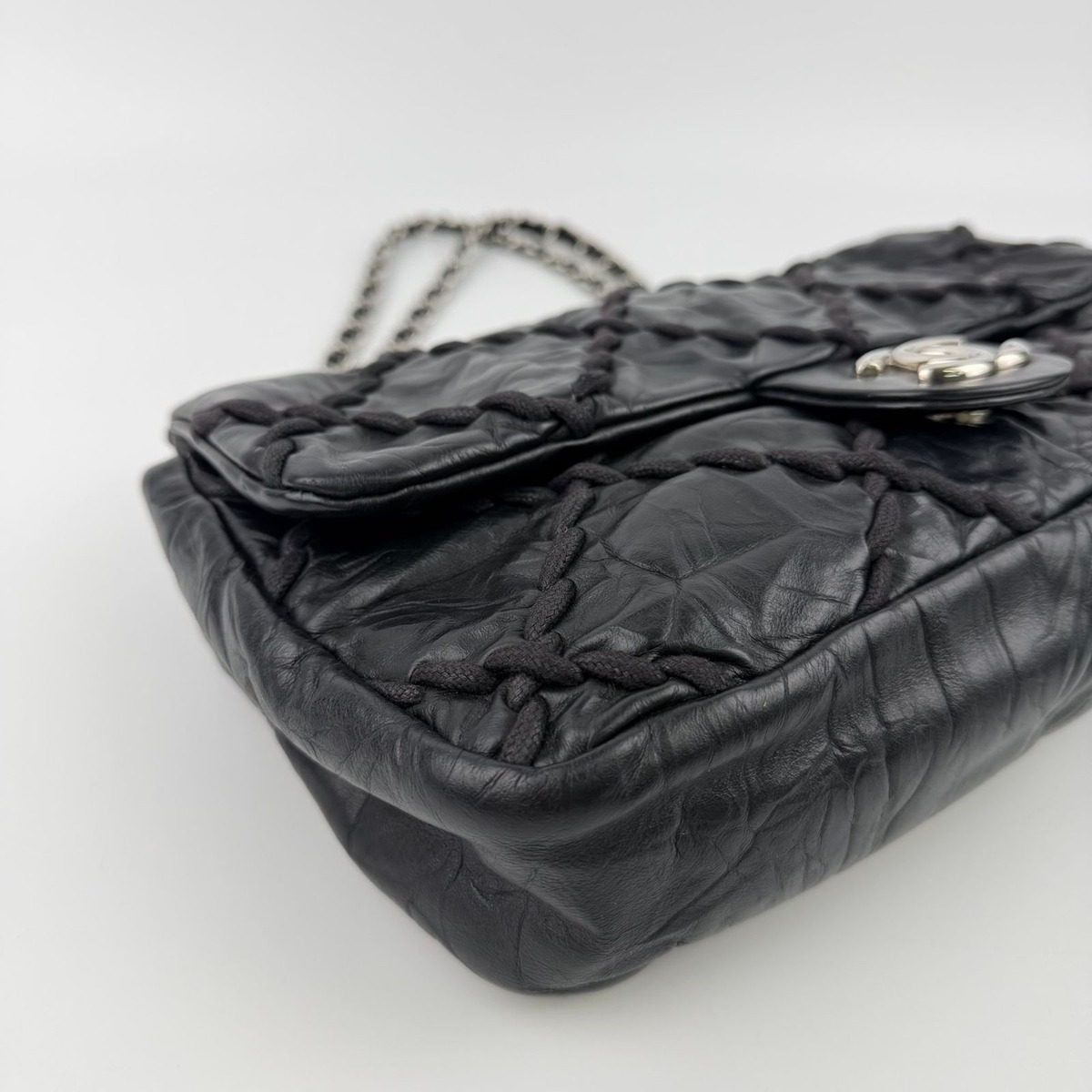 Chanel CC Logo Ultra Stitch Chain Shoulder Bag Black Leather Vintage — view 8