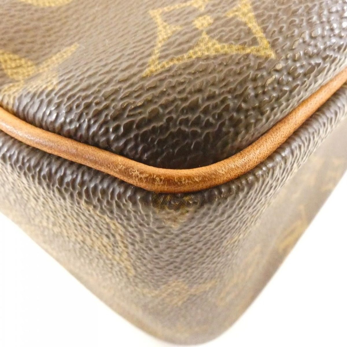 Louis Vuitton Monogram City GM Shoulder Bag — view 3