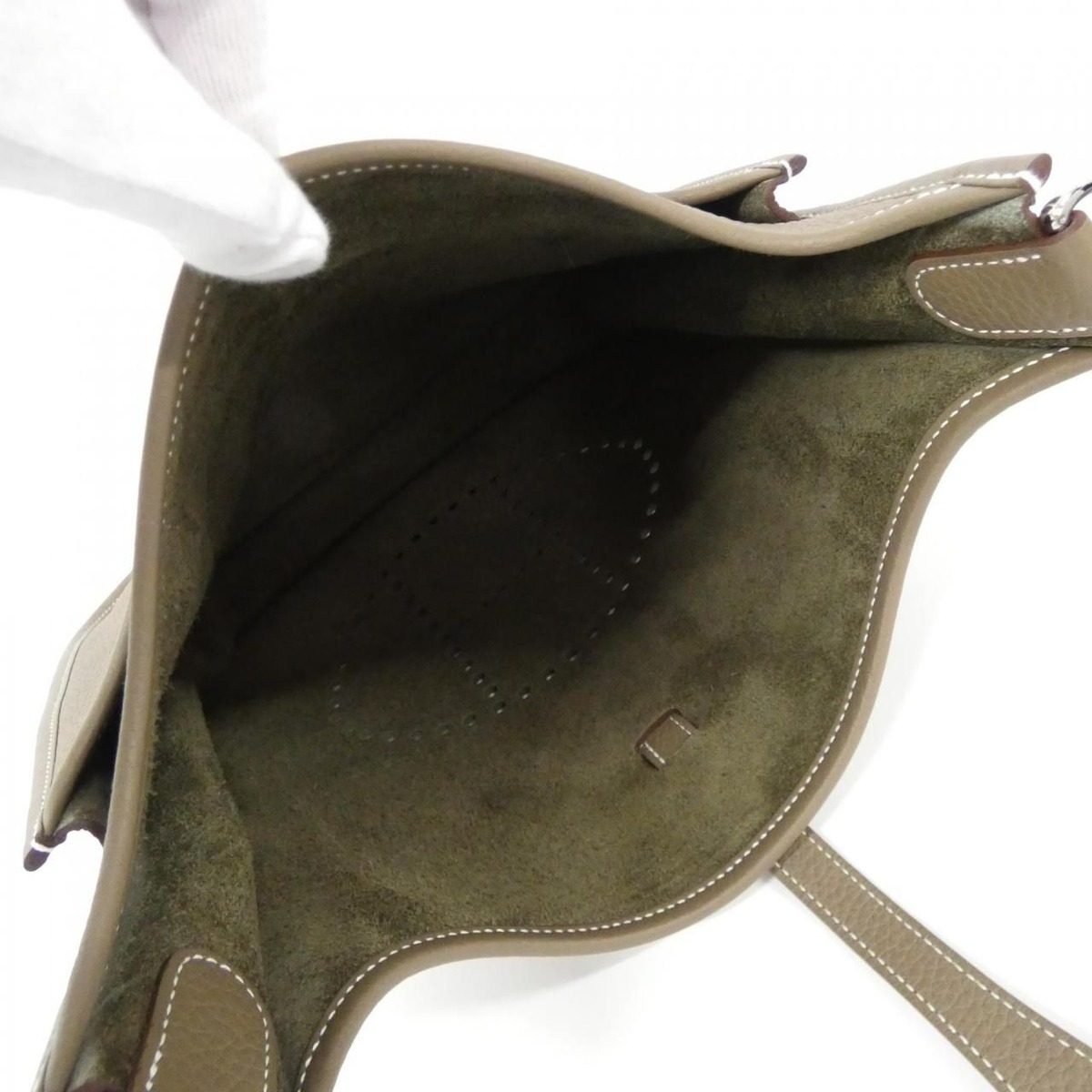Hermes Evelyne 3 PM Shoulder Bag — view 5