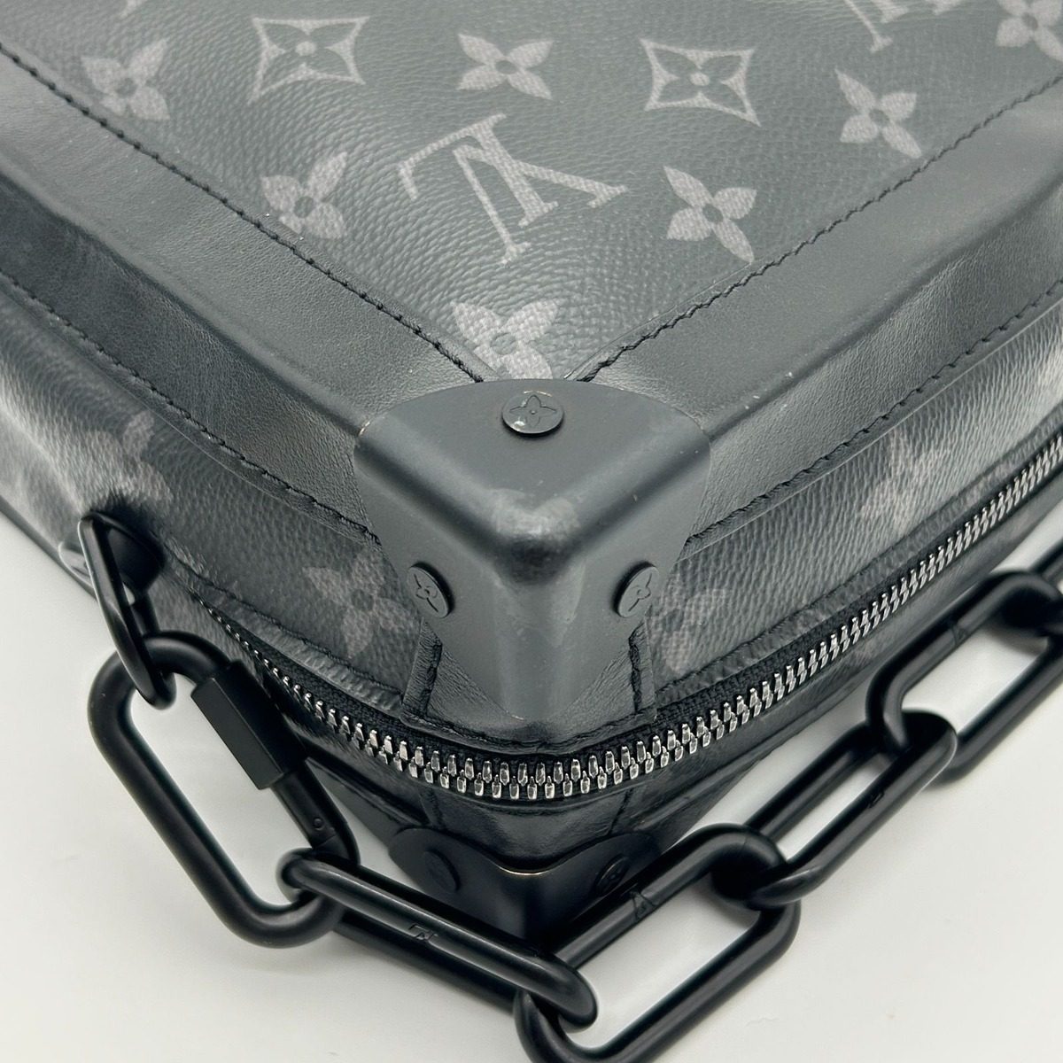 Louis Vuitton Soft Trunk Monogram Eclipse — view 16