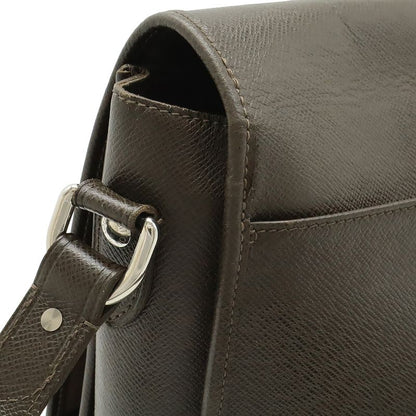 Louis Vuitton Taiga Andrei Shoulder Bag Messenger Bag Crossbody Leather Grizzly