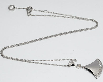 Bulgari Pendant Necklace 18K White Gold Diamond Diva Dream Pendant Necklace