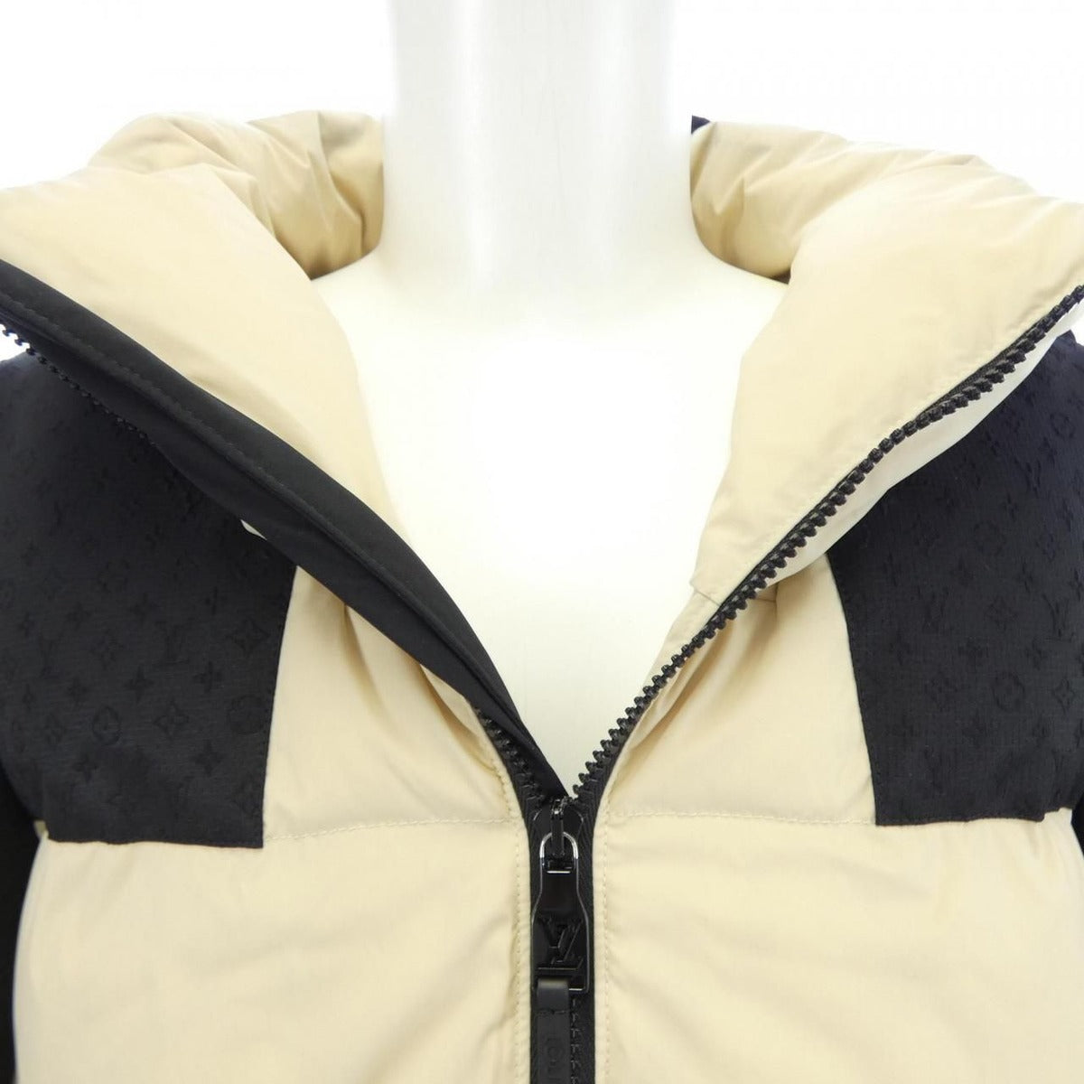 Louis Vuitton Placed Monogram Eco Down Jacket — view 5