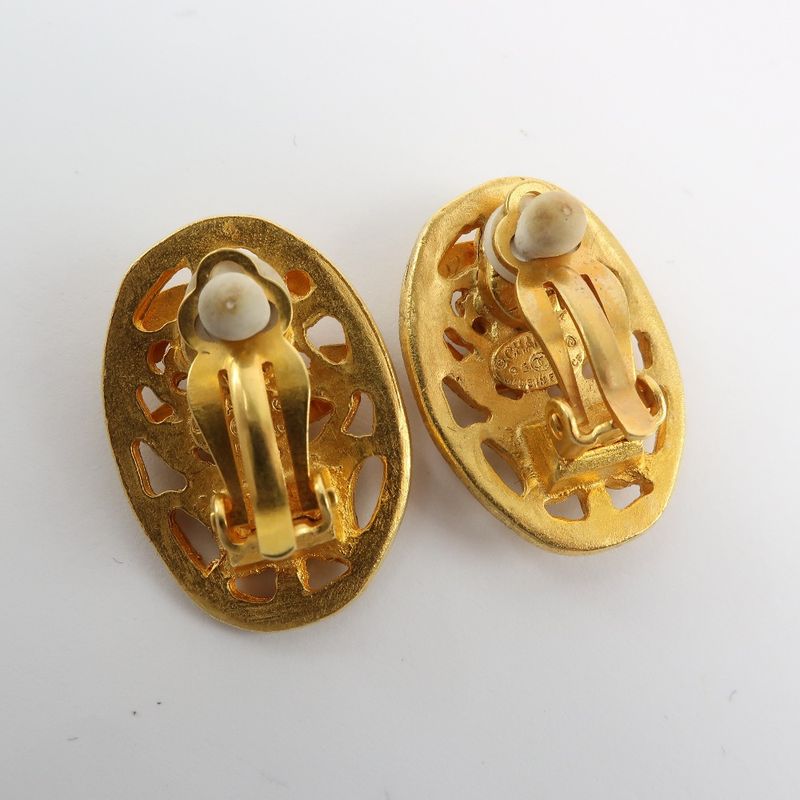 Chanel Oval Vintage Gold Plated 95A Ladies 9.47g Earring