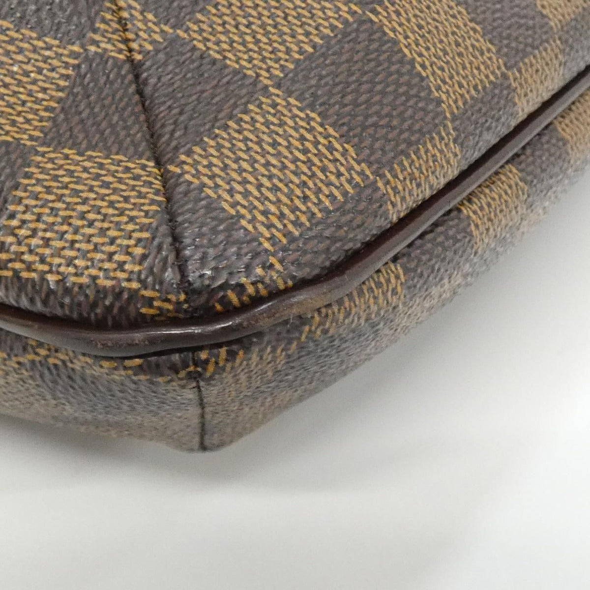 Louis Vuitton Damier Musette Shoulder Bag — view 3