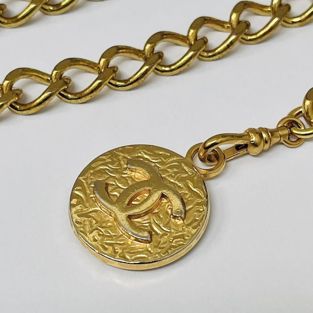 Chanel Vintage CC Medallion Round Logo Chain Belt Gold