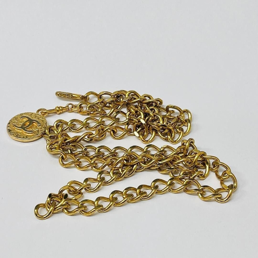 Chanel Vintage CC Medallion Round Logo Chain Belt Gold