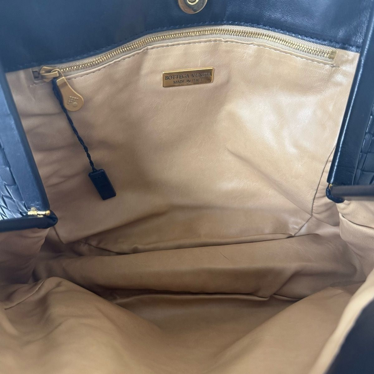 Bottega Veneta Intrecciato Nappa Shoulder Bag Purse Navy Black Leather