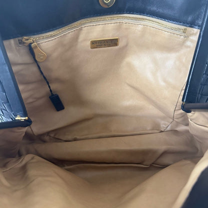 Bottega Veneta Intrecciato Nappa Shoulder Bag Purse Navy Black Leather