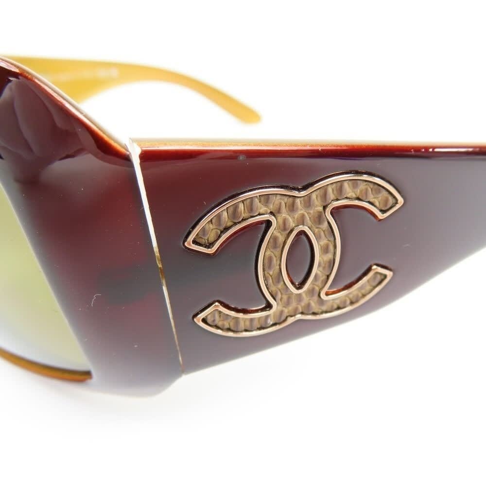 Chanel CC Vintage Logo Mother of Pearl Sunglasses 6022-Q Brown Amber