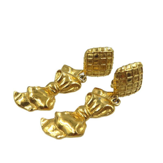 Chanel Vintage Ribbon Metal Gold Earrings 0206