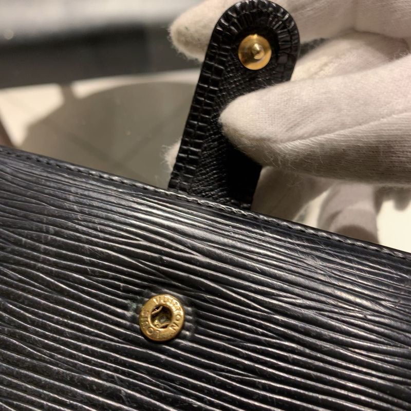 ◎authentic Louis Vuitton Epi Bifold Compact Wallet