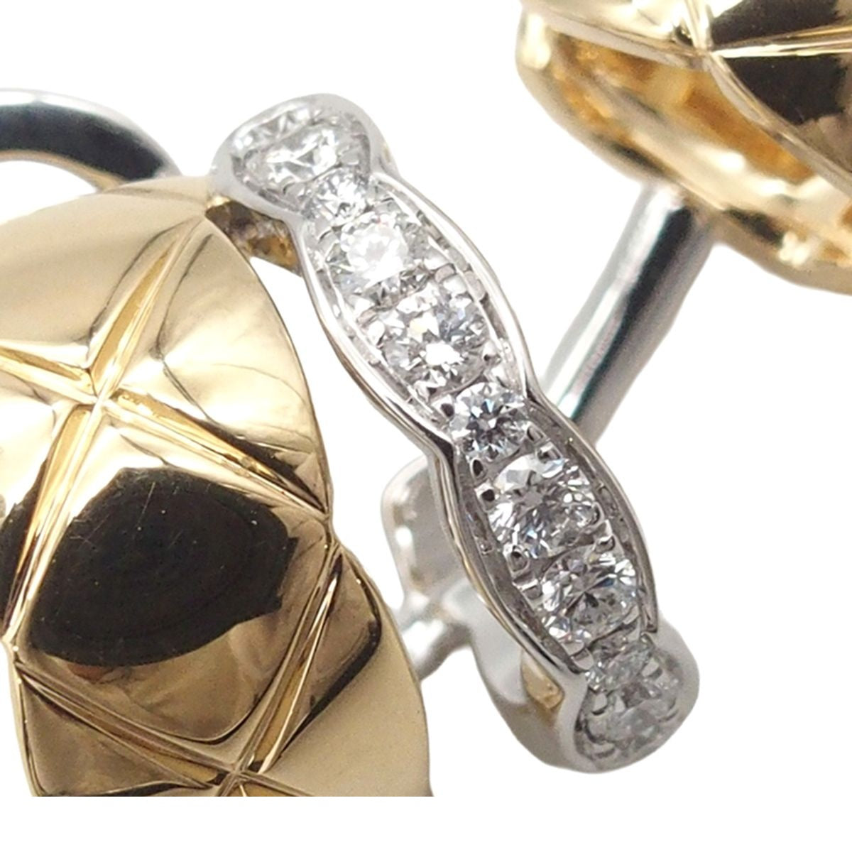 Chanel Coco Crush Collection Asymmetric Earrings Yellow Gold White Diamond — view 3