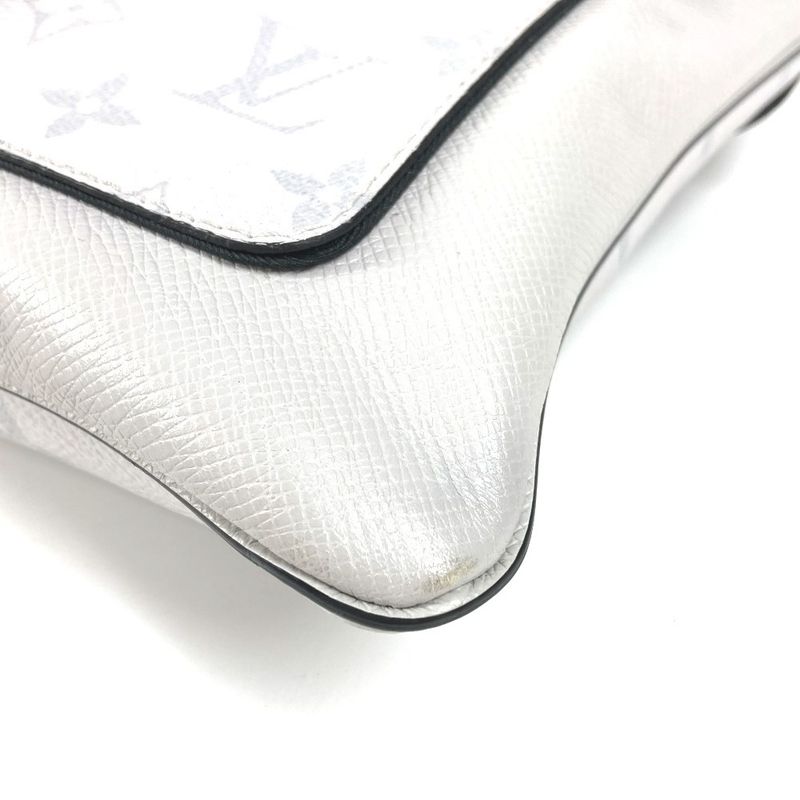 Louis Vuitton Shoulder Bag Flap Messenger M30411 Taiga Leather White