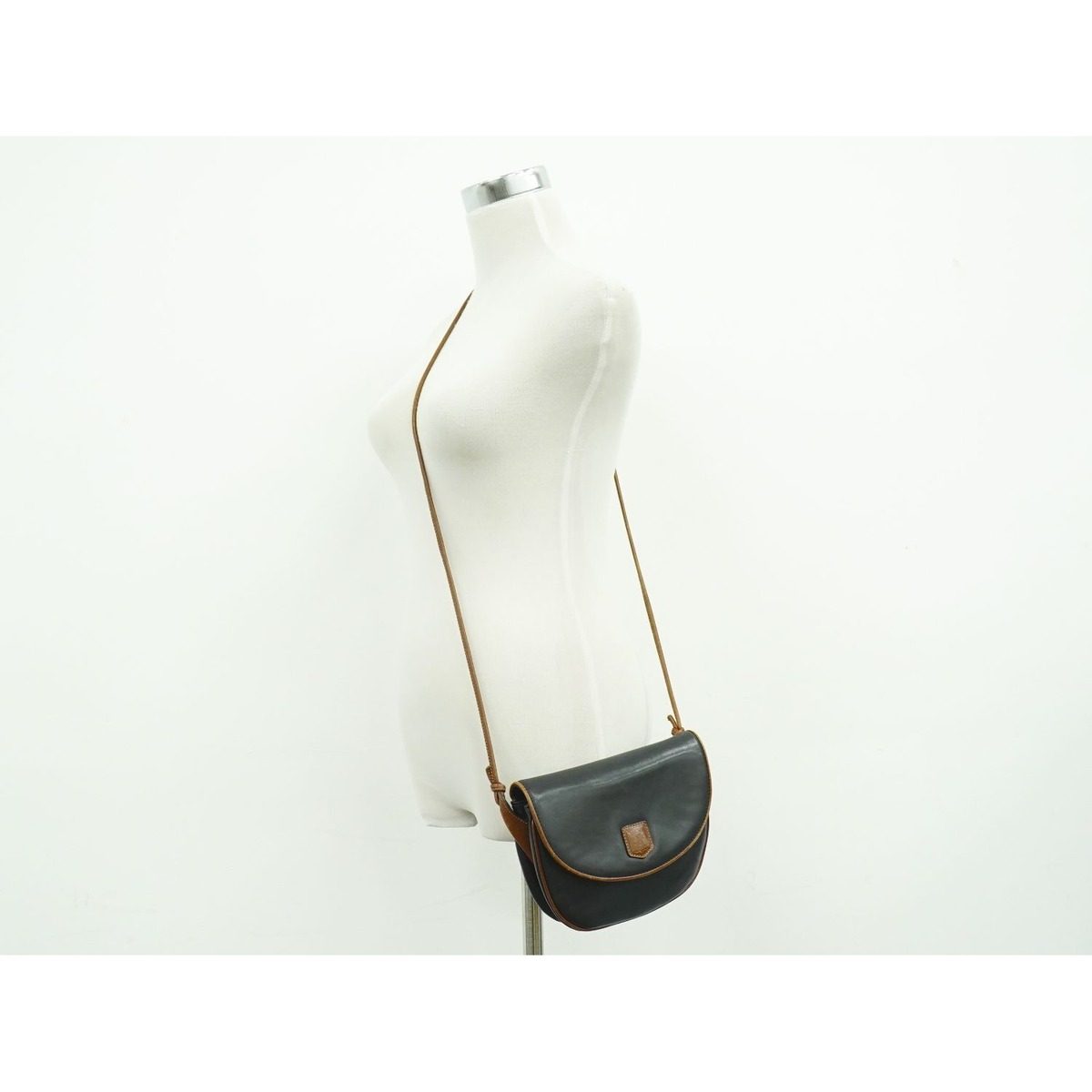 Celine Leather Shoulder Bag Pochette Black — view 6