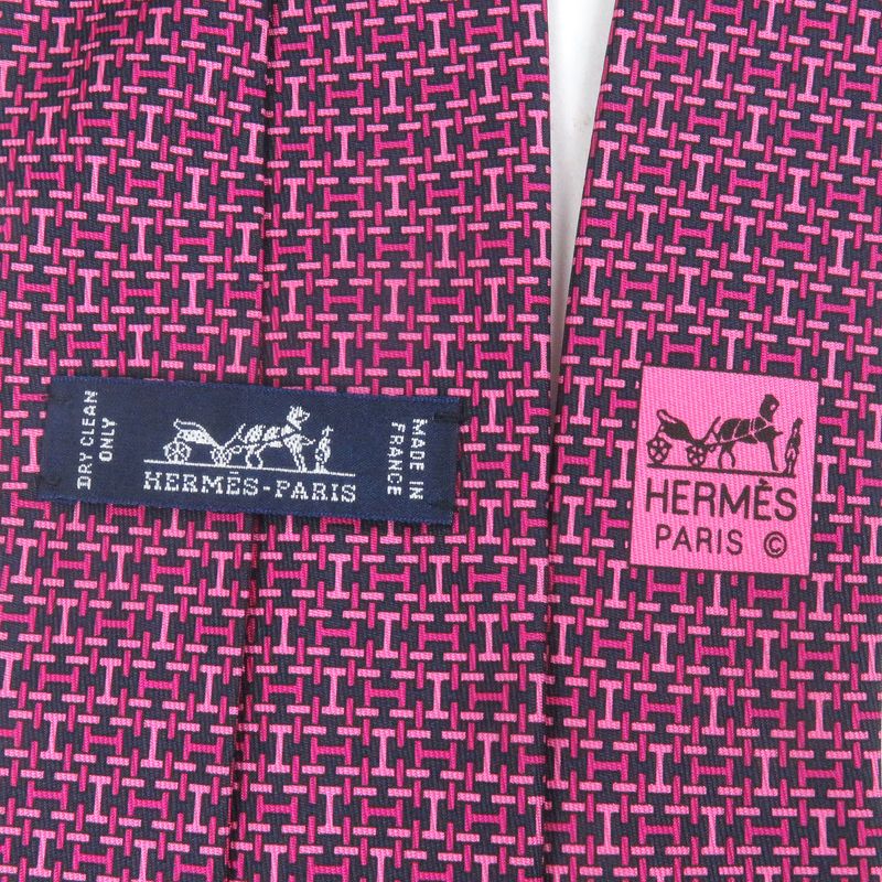 Hermes 5647 EA 100% Silk H Logo Motif Allover Pattern Regular Tie Navy Pink