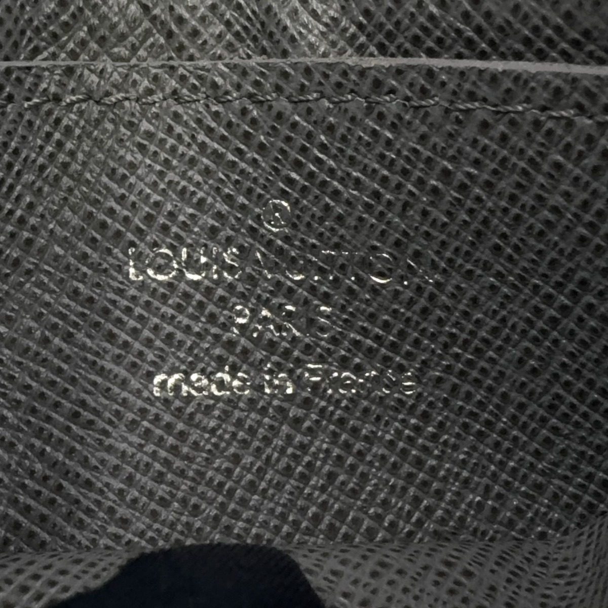 Louis Vuitton Pochette Cles Taiga Glacier Leather Gray Coin Case Silver — view 5