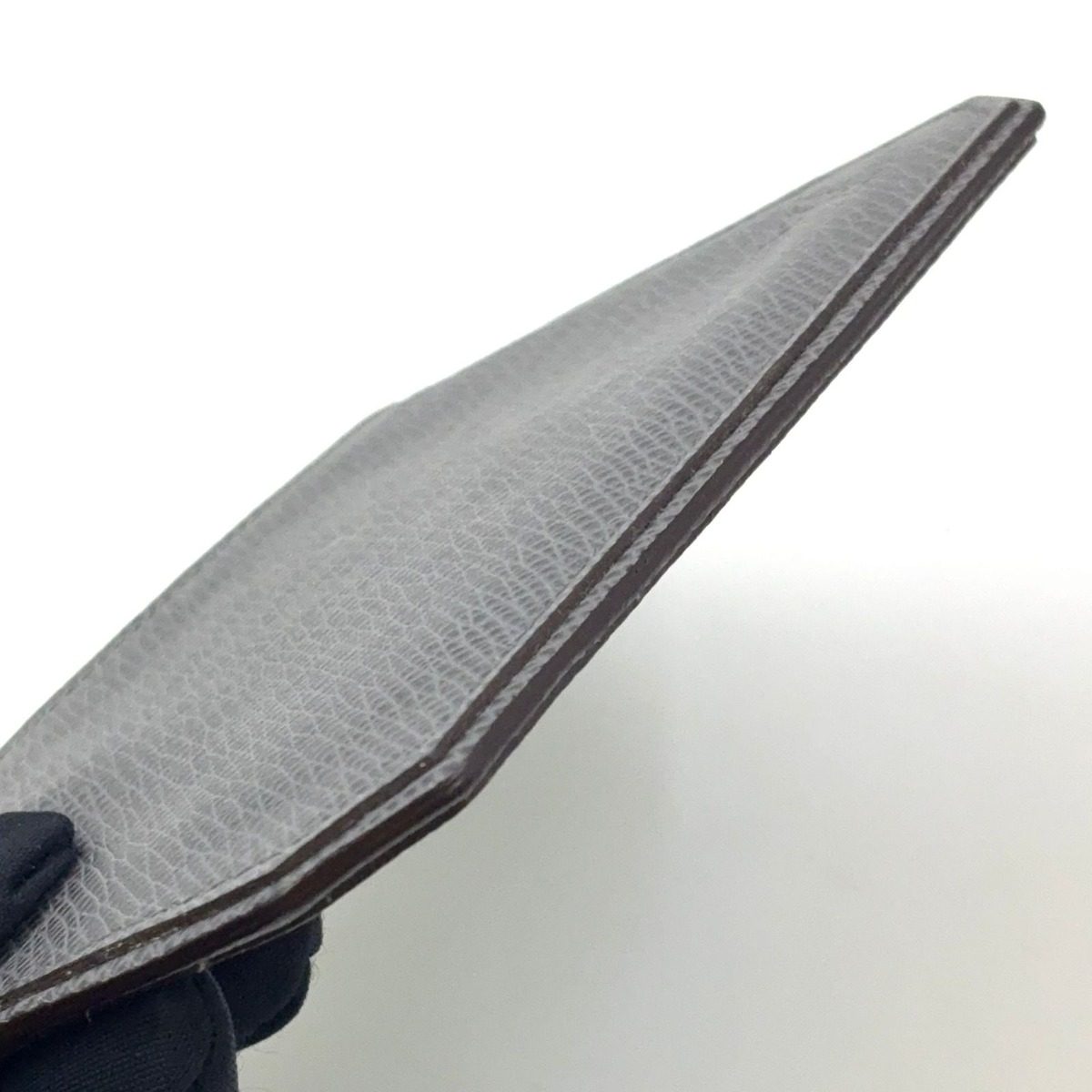 Louis Vuitton Pochette Cles Taiga Glacier Leather Gray Coin Case Silver — view 6