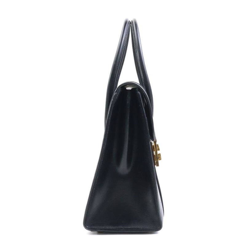Hermes Handbag Drag 27